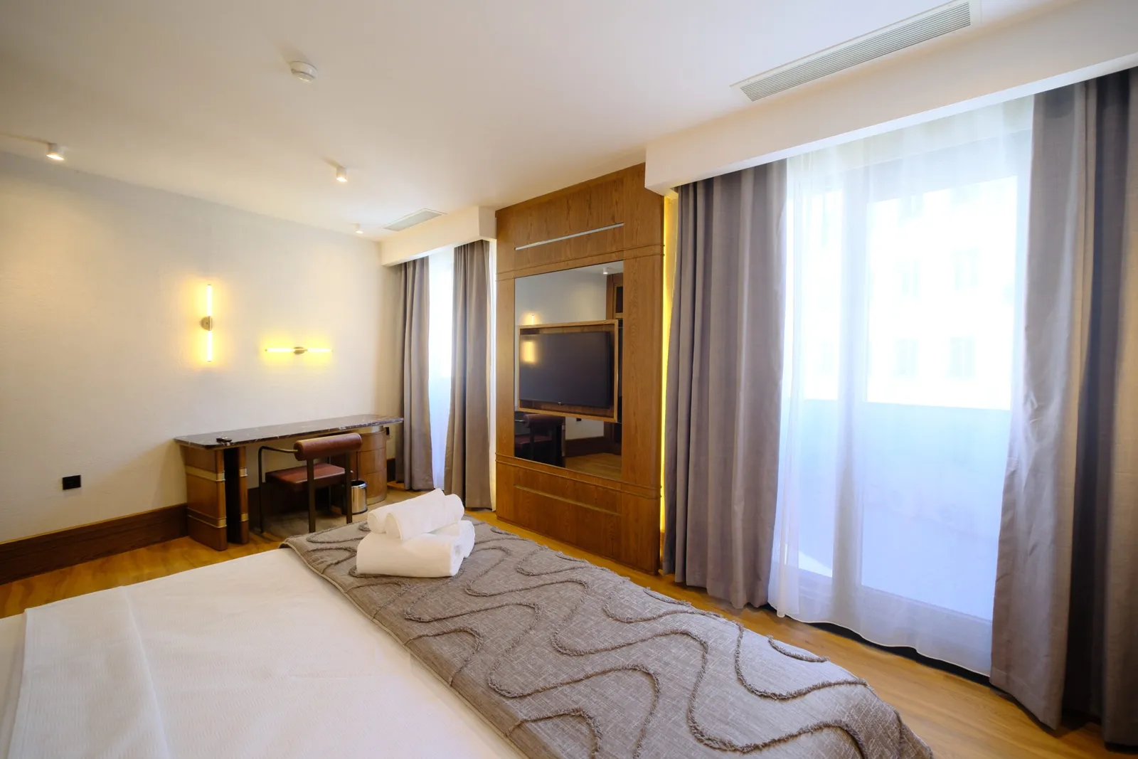 Oda ve pencere — The Rizon Hotel Antalya